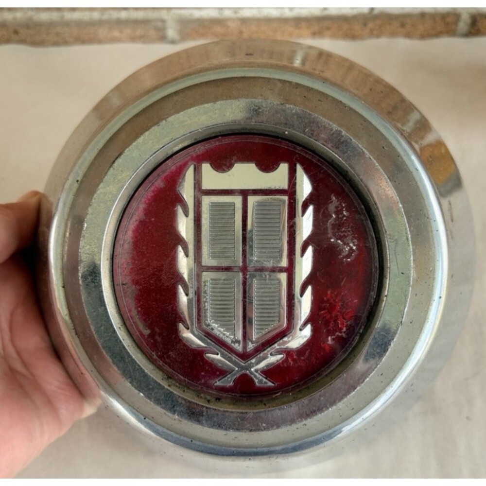 Vintage OEM 1980-1991 Ford Crown Victoria Center Cap 7-Inch (lot b)